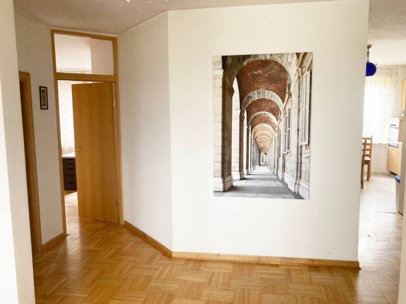 Дава се под наем Тристаен апартамент в София, Лагера - 78 кв.м за 597.21 € - Снимка #1