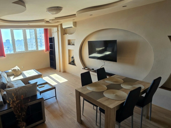 Двустаен апартамент в Бургас, Лазур - 64 кв.м за 2579 €/кв.м - Снимка #1