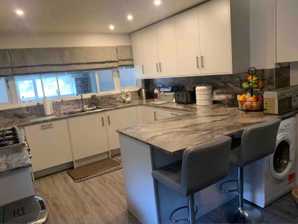 Дава се под наем Двустаен апартамент в София, Център - 55 кв.м за 450 € - Снимка #1