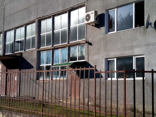 Дава се под наем Склад в Троян - 700 кв.м за 999 € - Снимка #1