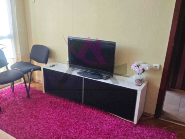 Дава се под наем Четиристаен апартамент в Варна, Нептун - 92 кв.м за 486 € - Снимка #1