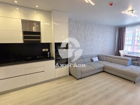 Двустаен апартамент в Бургас, Славейков - 84 кв.м за 2739 €/кв.м - Снимка #1