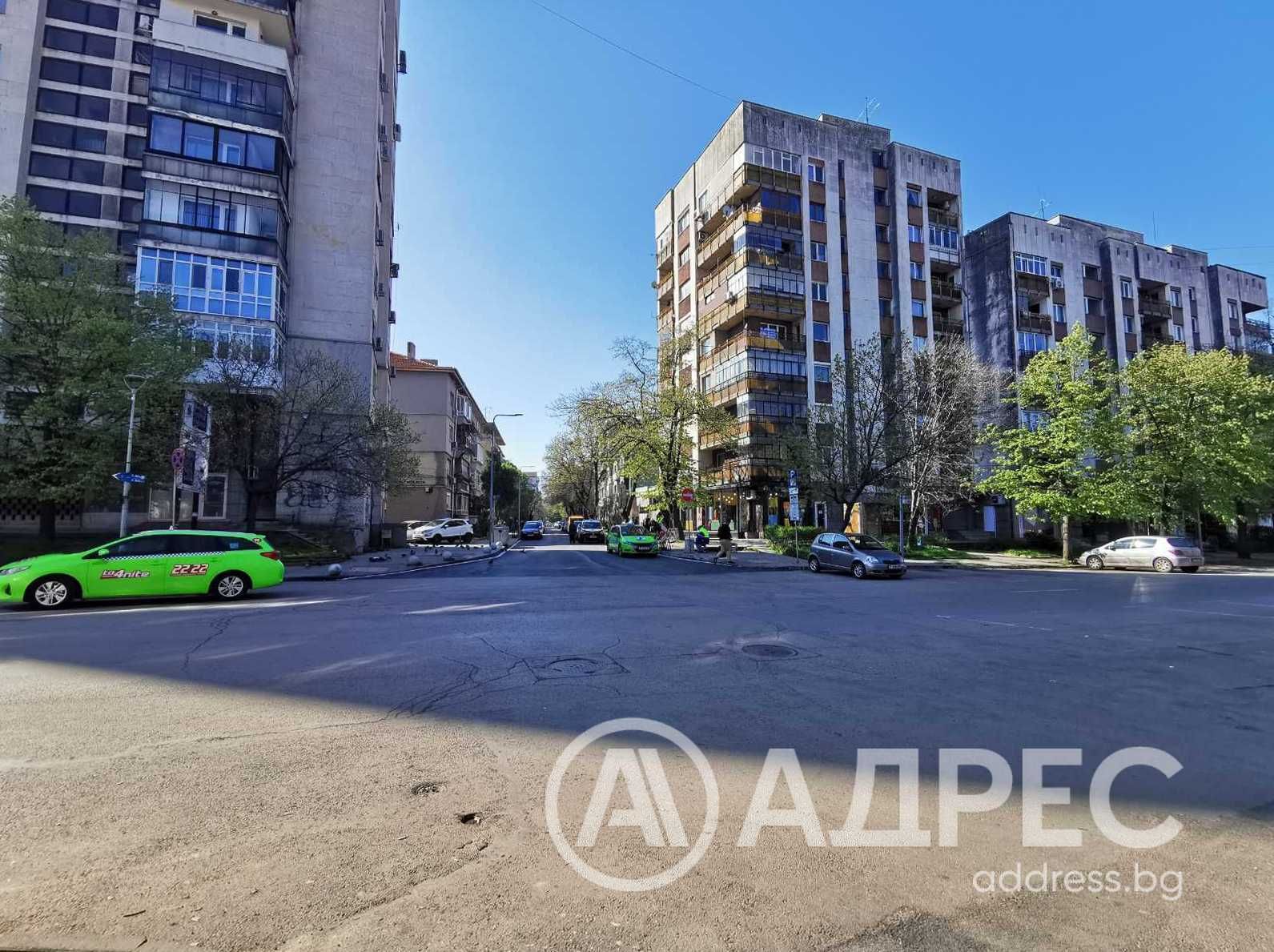 Тристаен апартамент в Русе, Център - 88 кв.м за 1807 €/кв.м - Снимка #1