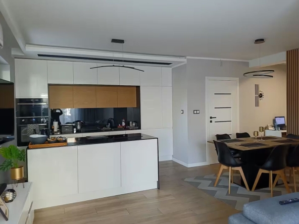 Дава се под наем Тристаен апартамент в София, Дървеница - 99 кв.м за 623.22 € - Снимка #1