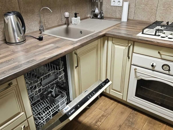 Дава се под наем Двустаен апартамент в София, Център - 56 кв.м за 397.8 € - Снимка #1