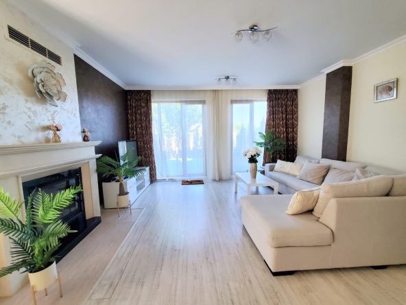 Дава се под наем Къща в Бургас, Сарафово - 135 кв.м за 1326 € - Снимка #1