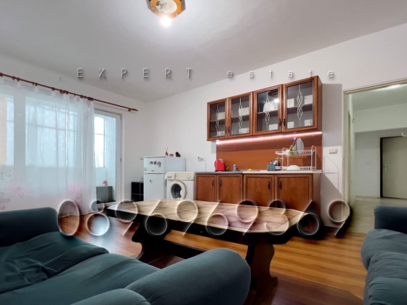 Тристаен апартамент в Варна, Завод Дружба - 80 кв.м за 2100 €/кв.м - Снимка #1