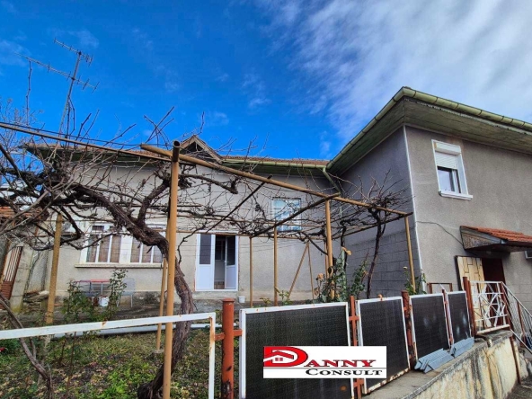 Къща в Велико Търново, Акация - 180 кв.м за 377 €/кв.м - Снимка #1