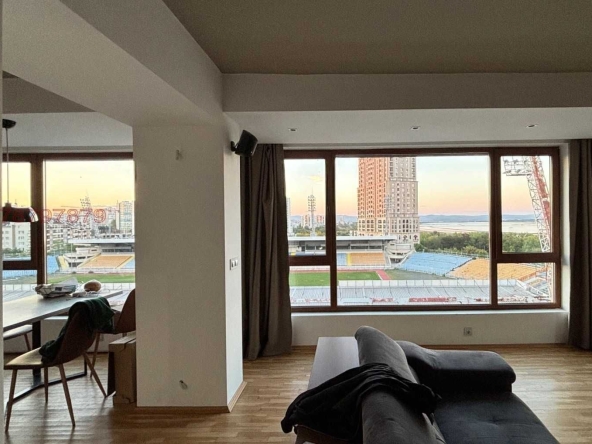 Дава се под наем Тристаен апартамент в Бургас, Лазур - 90 кв.м за 260000 € - Снимка #1