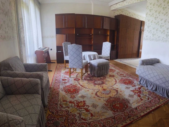 Дава се под наем Четиристаен апартамент в София, Център - 120 кв.м за 752.25 € - Снимка #1