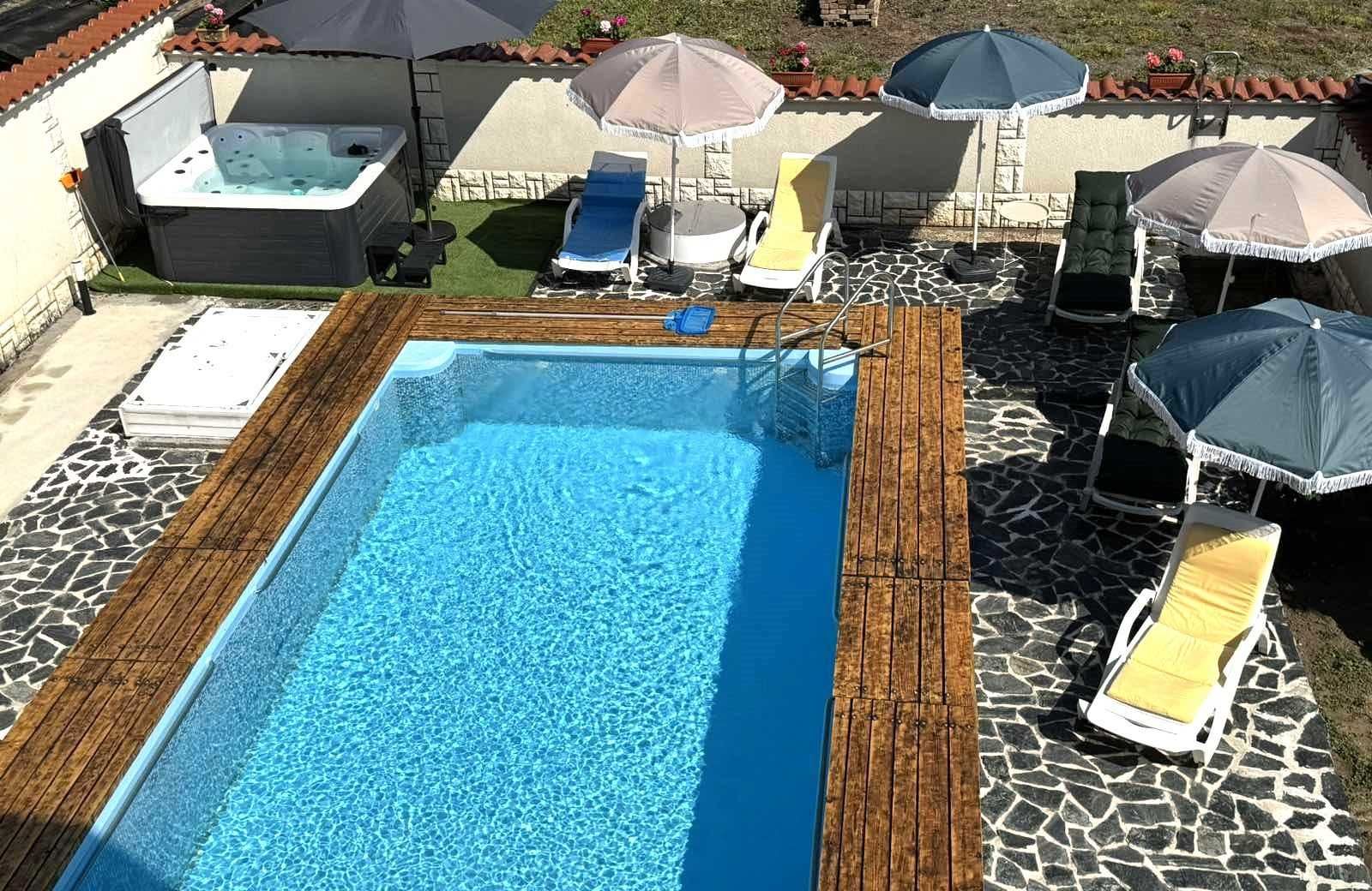 Дава се под наем Къща в София, Зона Б-18 - 1 кв.м за 59.67 € - Снимка #1