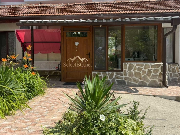 Дава се под наем Двустаен апартамент в Велико Търново, Център - 70 кв.м за 459 € - Снимка #1