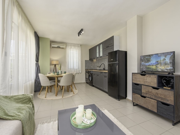 Тристаен апартамент в к.к. Слънчев бряг - 82 кв.м за 1196 €/кв.м - Снимка #1