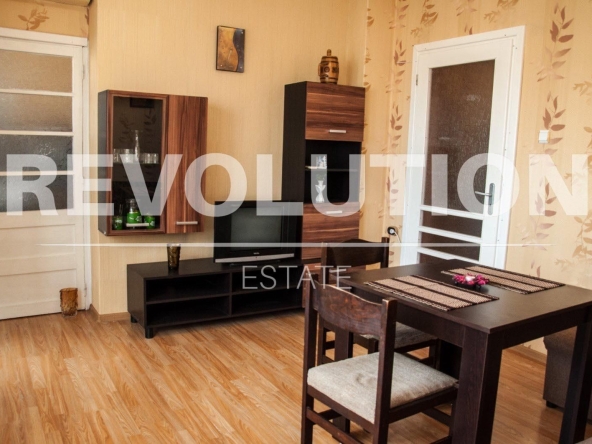 Дава се под наем Тристаен апартамент в Варна, ВИНС - 75 кв.м за 650 € - Снимка #1