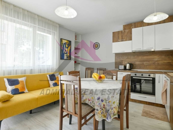 Дава се под наем Тристаен апартамент в Варна, Колхозен пазар - 81 кв.м за 800 € - Снимка #1