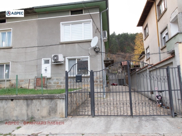 Къща в Троян - 116 кв.м за 1164 €/кв.м - Снимка #1