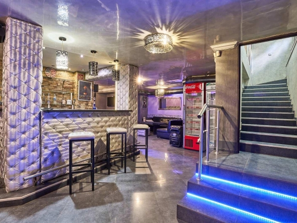 Заведение в Пловдив, Христо Смирненски - 130 кв.м за 924 €/кв.м - Снимка #1