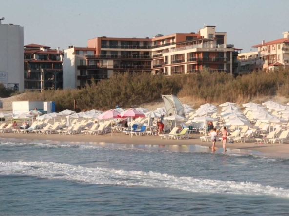 Дава се под наем  в Поморие - 48 кв.м за 35.7 € - Снимка #1