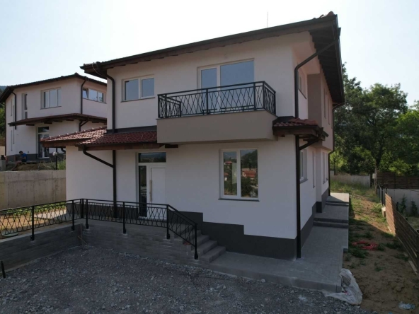 Къща в с. Рударци, Област Перник - 216 кв.м за 1820 €/кв.м - Снимка #1