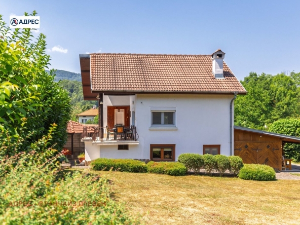 Къща в Априлци - 103 кв.м за 3059 €/кв.м - Снимка #1