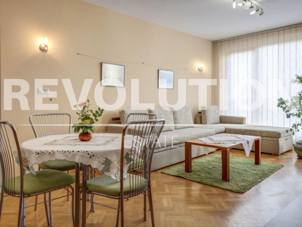 Дава се под наем Двустаен апартамент в Варна, м-т Евксиноград - 70 кв.м за 600 € - Снимка #1