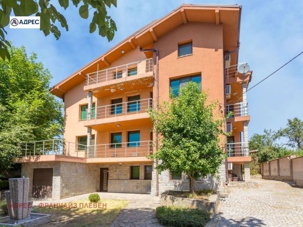 Къща в с. Гривица, Област Плевен - 450 кв.м за 976 €/кв.м - Снимка #1