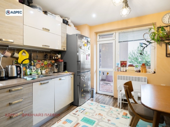 Двустаен апартамент в Плевен, Широк център - 80 кв.м за 2250 €/кв.м - Снимка #1