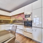 Дава се под наем Тристаен апартамент в Варна, Окръжна болница - 100 кв.м за 1000 € - Снимка #1