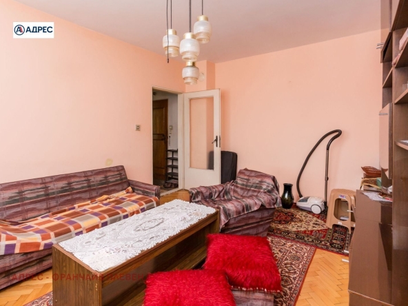 Двустаен апартамент в Плевен, Сторгозия - 62 кв.м за 1130 €/кв.м - Снимка #1