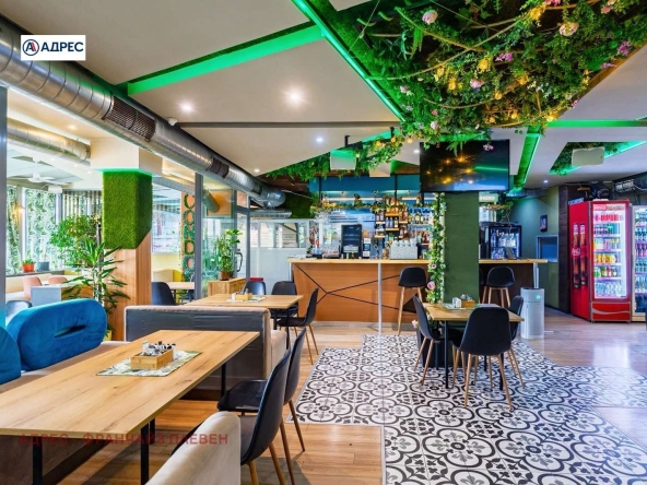 Заведение в Плевен, Идеален център - 275 кв.м за 2364 €/кв.м - Снимка #1