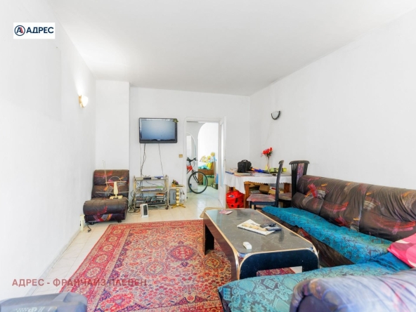 Тристаен апартамент в Плевен, Идеален център - 85 кв.м за 1471 €/кв.м - Снимка #1