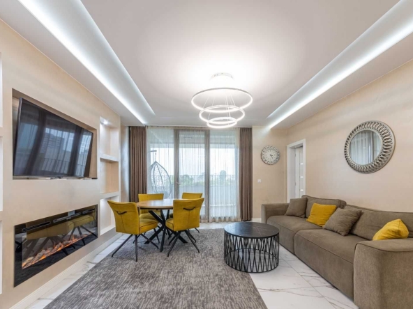 Дава се под наем Тристаен апартамент в Варна, Цветен квартал - 80 кв.м за 947.58 € - Снимка #1