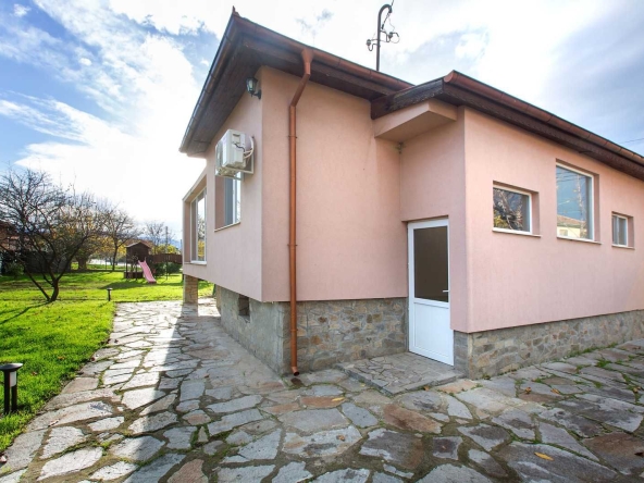 Къща в с. Оризари, Област Пловдив - 71 кв.м за 1645 €/кв.м - Снимка #1