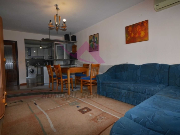 Дава се под наем Тристаен апартамент в Варна, Лятно кино Тракия - 80 кв.м за 373.83 € - Снимка #1