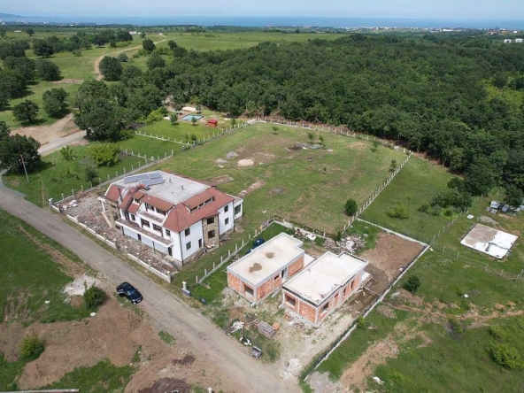 Къща в с. Лозенец, Област Бургас - 200 кв.м за 950 €/кв.м - Снимка #1