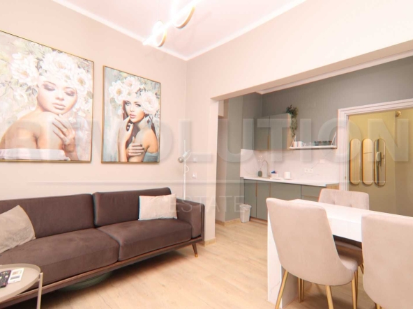 Тристаен апартамент в София, Център - 68 кв.м за 4045 €/кв.м - Снимка #1