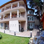 Хотел в Велинград - 663 кв.м за 543 €/кв.м - Снимка #1