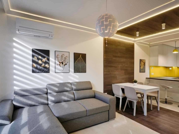 Дава се под наем Тристаен апартамент в София, Студентски град - 100 кв.м за 1000 € - Снимка #1