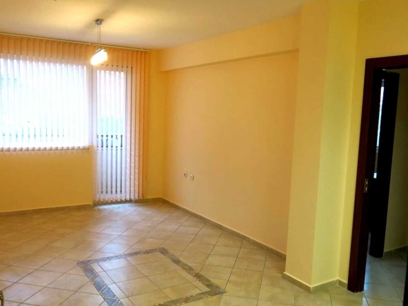 Дава се под наем Офис в Варна, Център - 70 кв.м за 558.45 € - Снимка #1