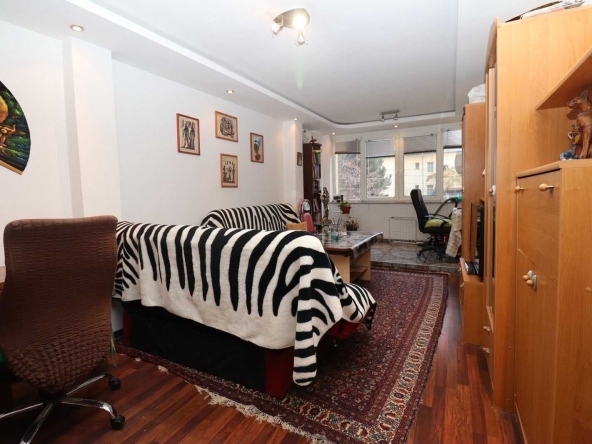 Дава се под наем Двустаен апартамент в София, Обеля 2 - 76 кв.м за 618.12 € - Снимка #1