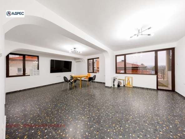 Мезонет в Плевен, Идеален център - 171 кв.м за 865 €/кв.м - Снимка #1