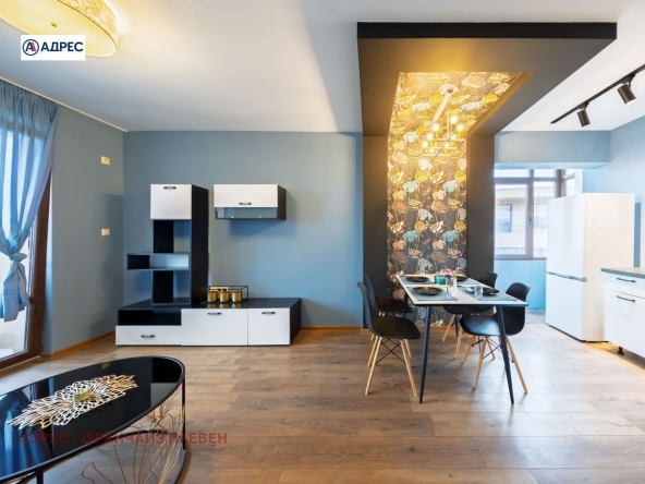 Двустаен апартамент в Плевен, Широк център - 63 кв.м за 1052 €/кв.м - Снимка #1