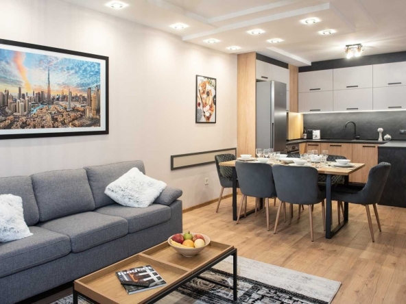 Тристаен апартамент в София, Оборище - 105 кв.м за 1886 €/кв.м - Снимка #1