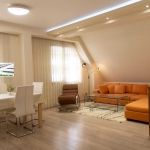 Дава се под наем Тристаен апартамент в Пловдив, Мараша - 118 кв.м за 722.67 € - Снимка #1