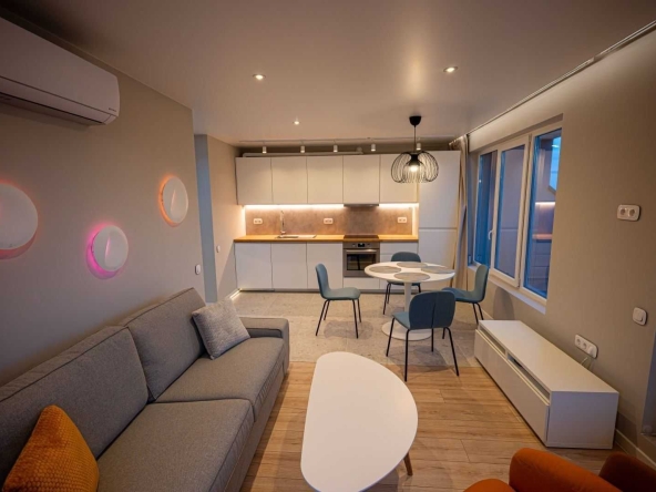 Двустаен апартамент в Пловдив, Остромила - 71 кв.м за 1070 €/кв.м - Снимка #1