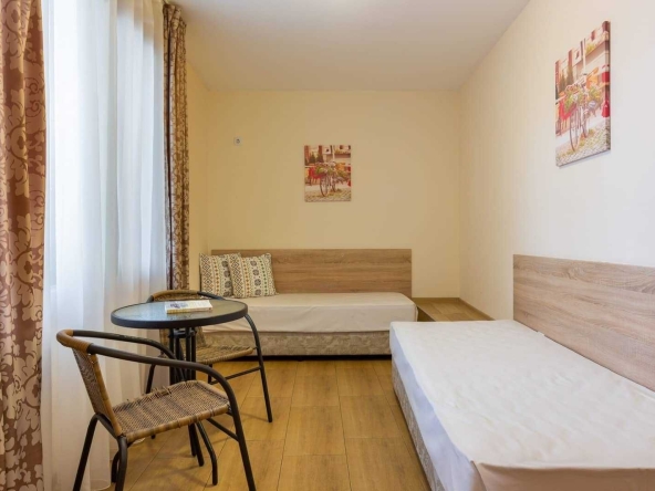 Дава се под наем Двустаен апартамент в Бургас, Център - 52 кв.м за 300 € - Снимка #1