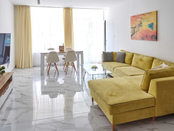 Дава се под наем Тристаен апартамент в с. Равда, Област Бургас - 130 кв.м за 1000 € - Снимка #1