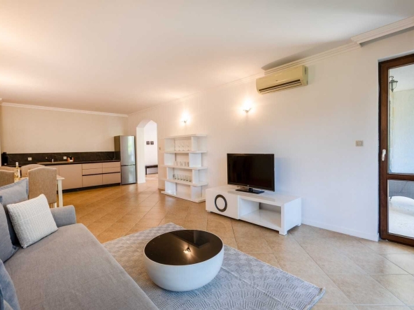 Двустаен апартамент в с. Лозенец, Област Бургас - 93 кв.м за 1656 €/кв.м - Снимка #1