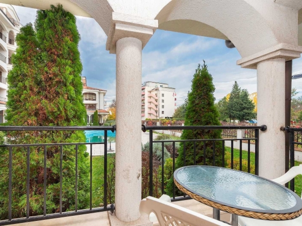 Двустаен апартамент в к.к. Слънчев бряг - 91 кв.м за 1088 €/кв.м - Снимка #1