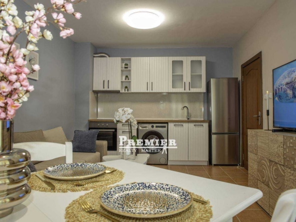 Двустаен апартамент в к.к. Слънчев бряг - 70 кв.м за 929 €/кв.м - Снимка #1